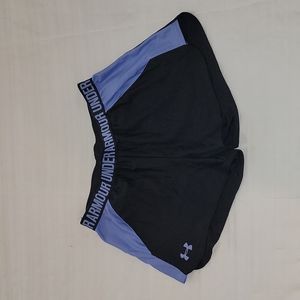 Under Armour women medium dri-fit athletic shorts